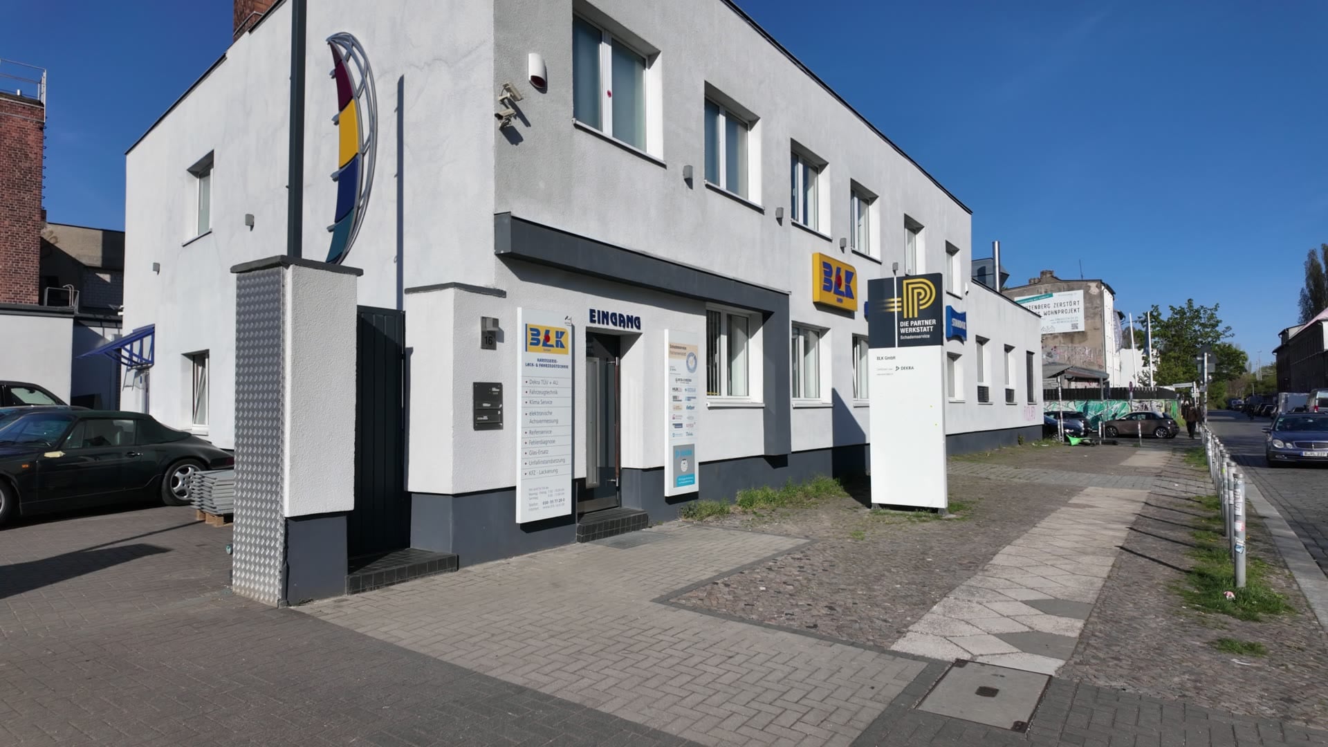Eingang der BLK GmbH Werkstatt in Berlin-Lichtenberg